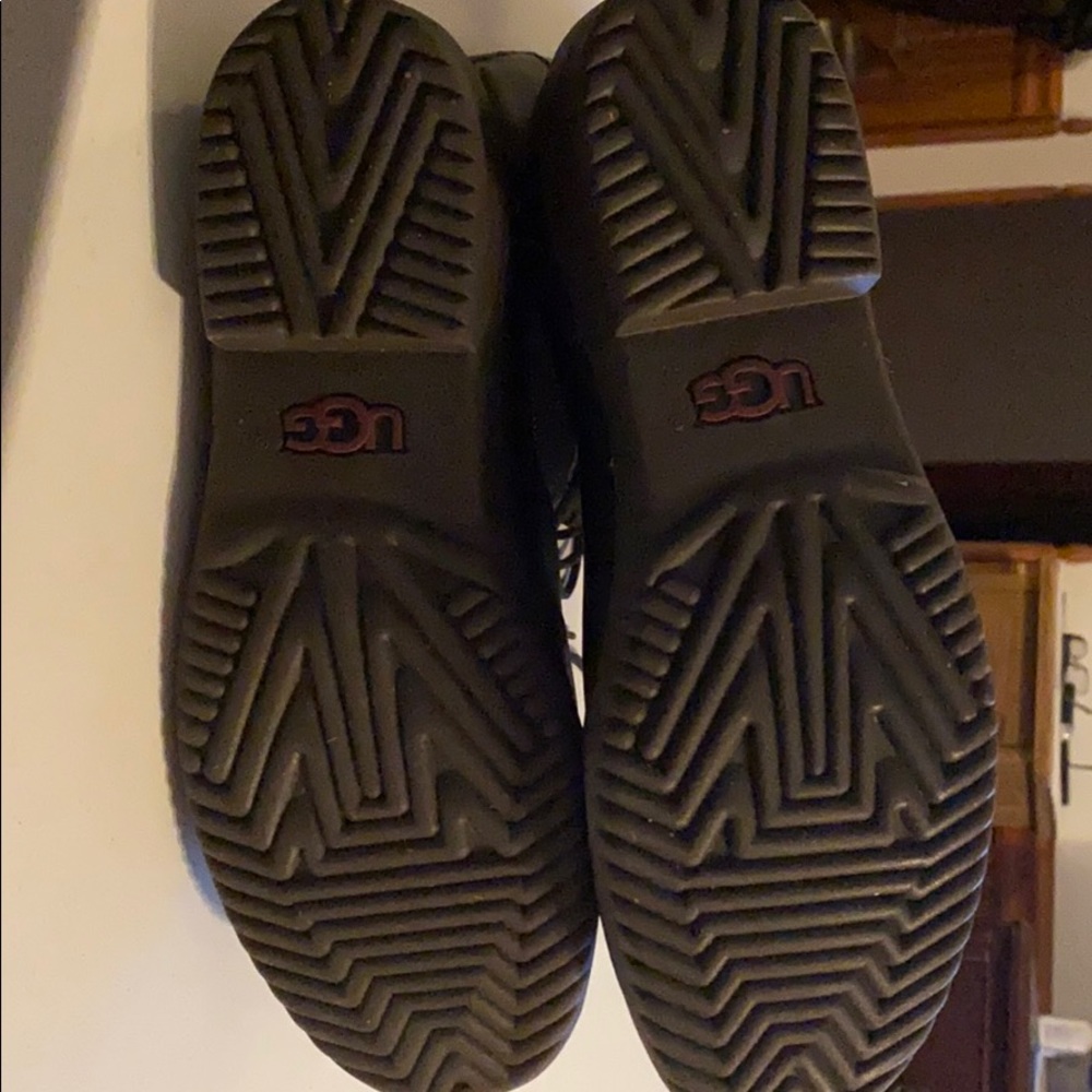 Ugg size 9 boots New never worn with Ugg box. - Picture 3 of 5